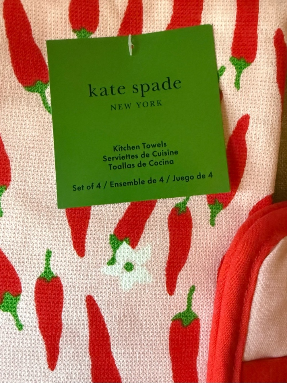 Kate Spade Hot Hot Hot Chili Pepper Kitchen Towel Set & Pot Holder Bundle - Picture 4 of 10